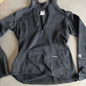 Patagonia R2 quarter zip mid layer